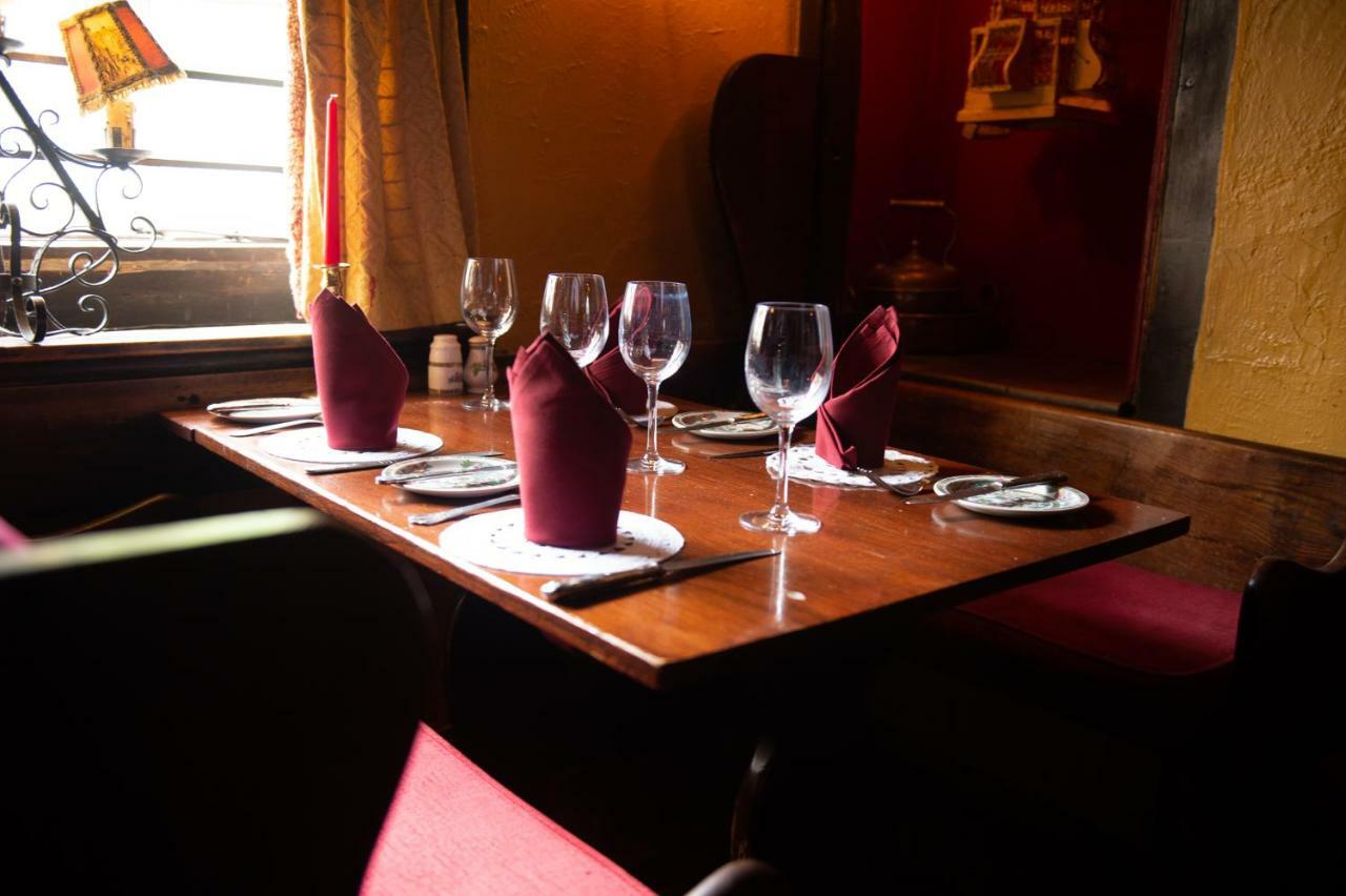 The Withies Inn Godalming Zewnętrze zdjęcie